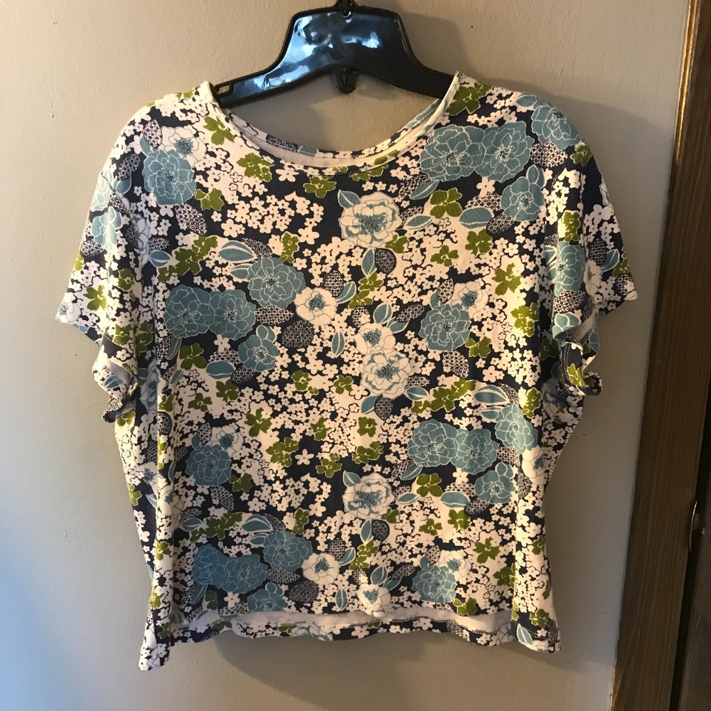 Croft&Barrow petite floral t-shirt (Size PXL)